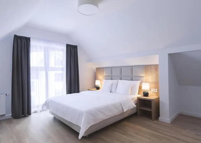 Green Apartments Aparthotel 4*