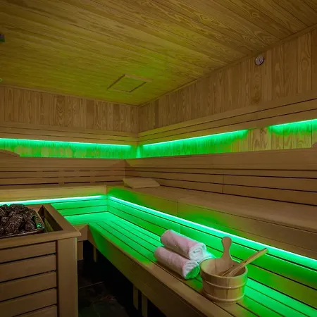 Green Apartments 4*