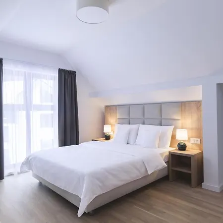 Green Apartments Aparthotel 4*
